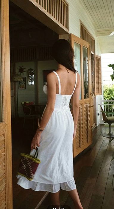 Красива бяла лятна рокля