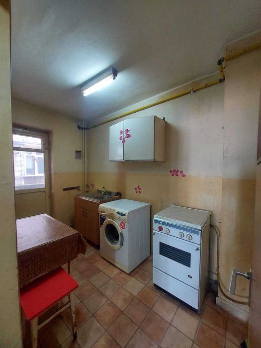Apartament 2 camere Negru Voda Pitesti - Etaj 2, Confort 1, Decomandat