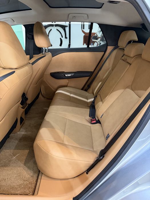 Lexus rz450e электр 520км