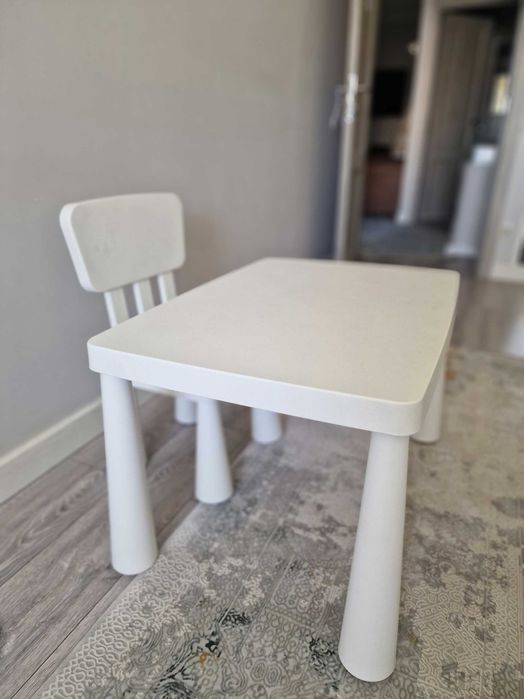 Детский стол и стул Икеа