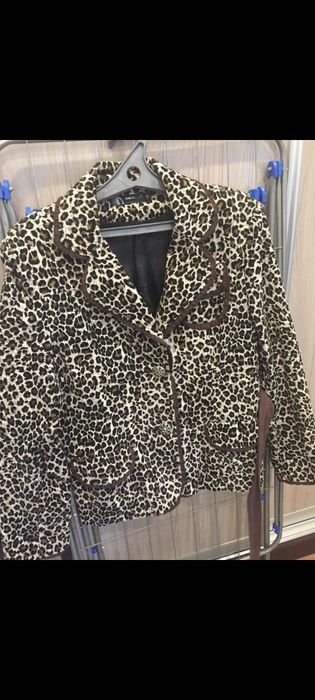 Продам женские пиджаки