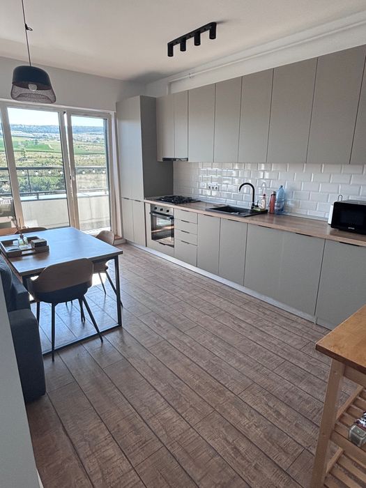 Închiriez apartament 2 camere 50mp, recent renovat | Iris - Fânețe | Balcon 16mp | AC | Parcare în subteran opțională