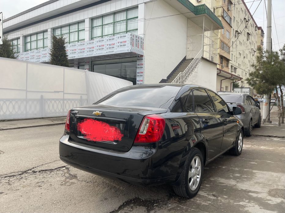 Gentra 2015 qora sotiladi