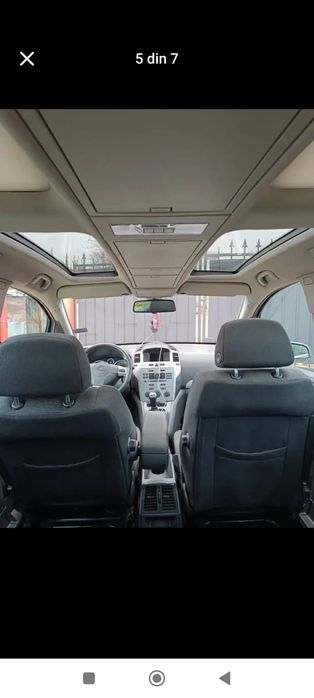 Vând Opel zafira