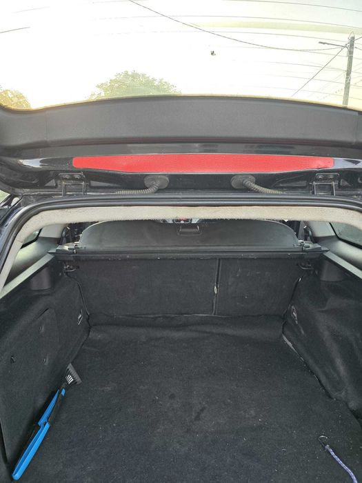 Vând Ford mondeo