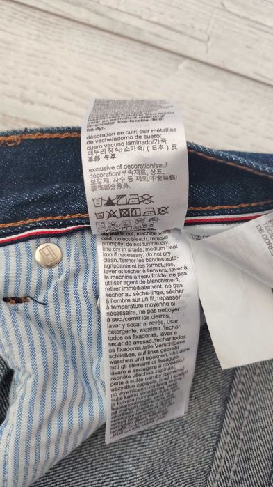 Чисто нови тъмно сини мъжки дънки TOMMY HILFIGER размер 31/32