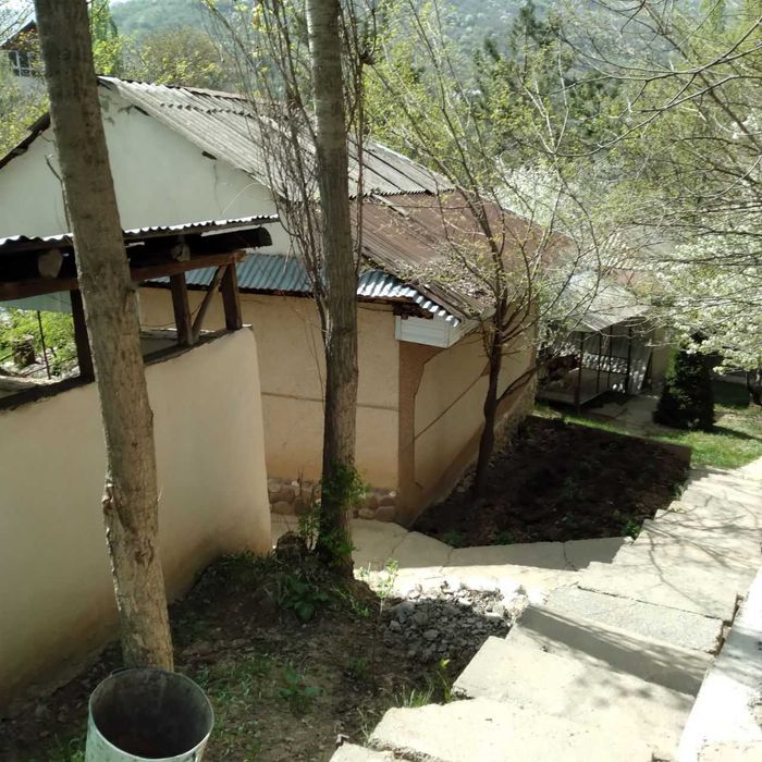 Продается дача 8+30 сот  в горах Хумсан