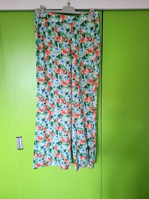 Rochie mărimea S, gen Dolce Gabbana, Zara, Desigual H&M, în bretele