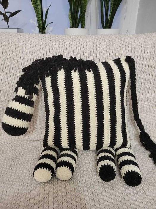 Декоративная подушка