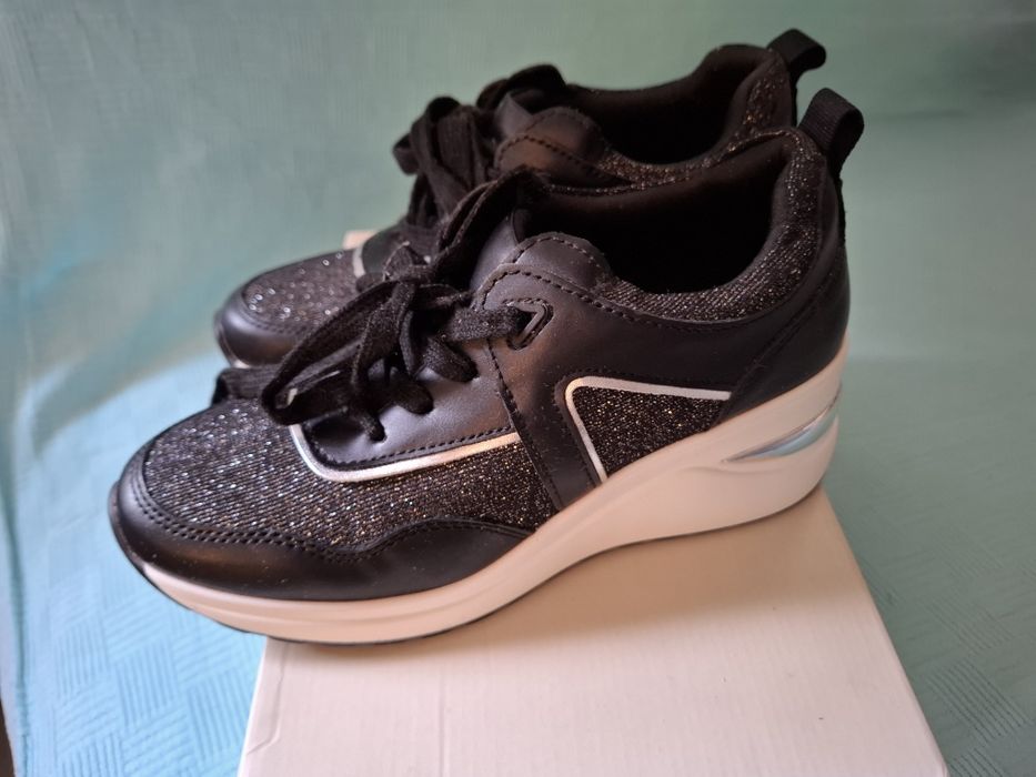 Adidasi Clara Barson, mărimea 37