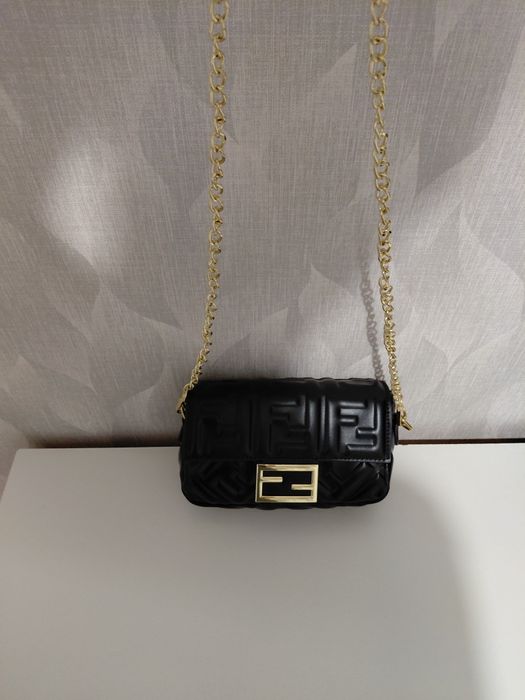 Сумка  " FENDI" новая