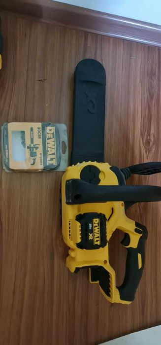 Инструмент Dewalt