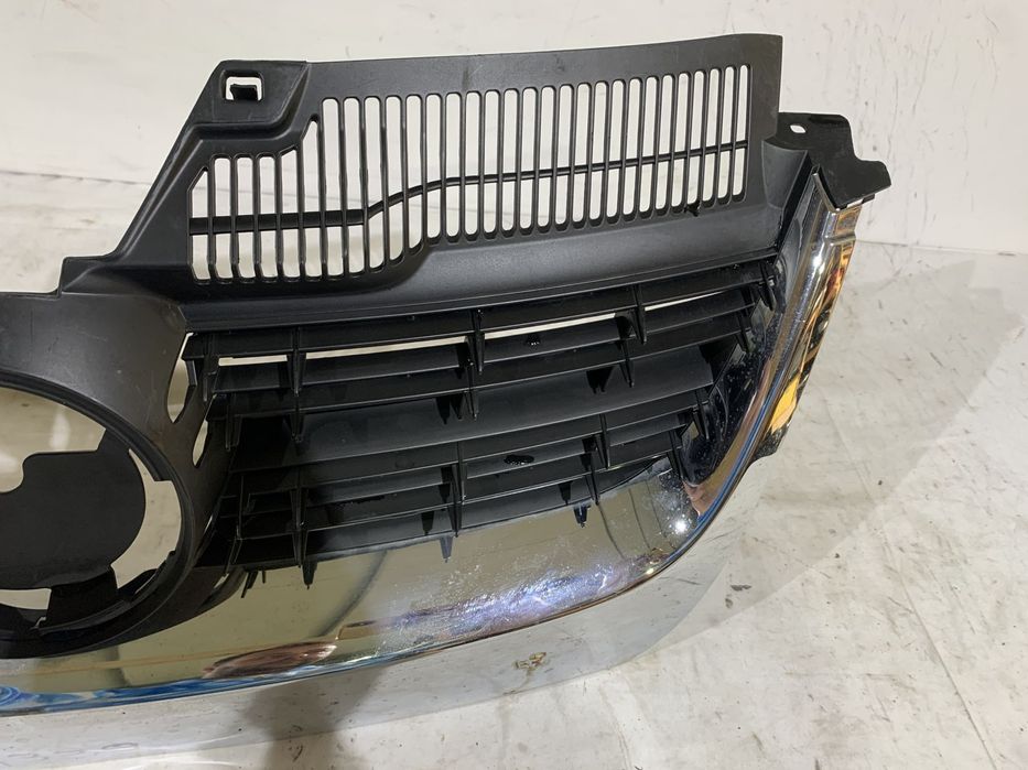 Grila radiator VW Golf 5 Kombi , Jetta  2005 , 2006 , 2007 , 2008 , 2009 , 2010