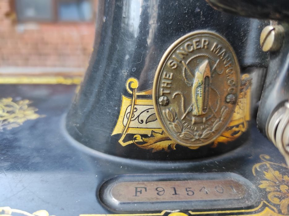 Колекционерска ръчна шевна машина - Singer автентична и рядка
