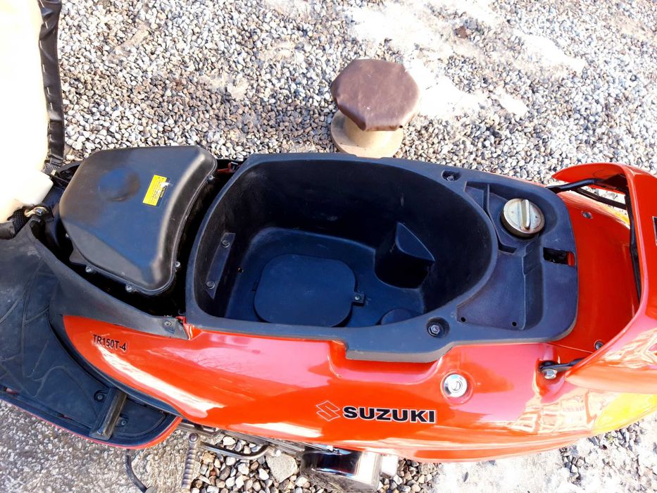 Продавам сkутер Truva 150 T-4 в перфектно състояние за ценители