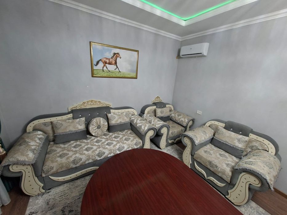 Продается диван с креслами