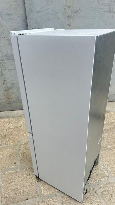 Hisense холодильник