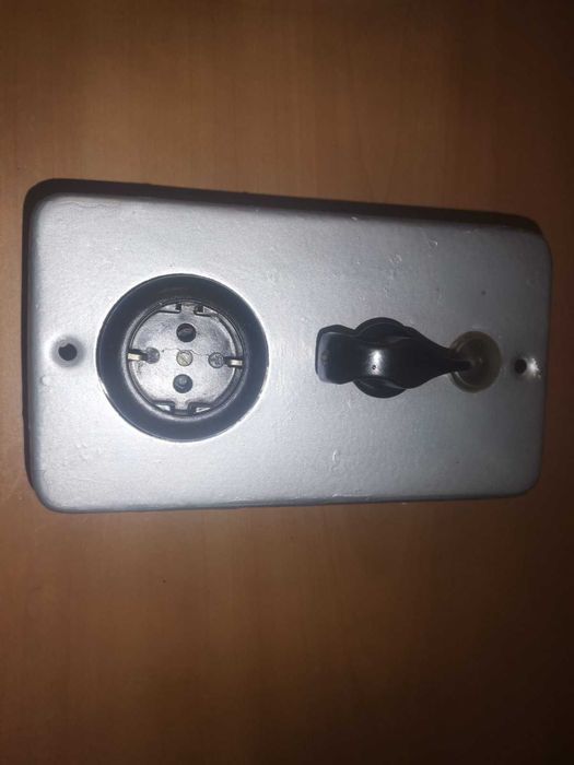 Електро табло с контакт и ключ за бойлер 22Х12Х7 см