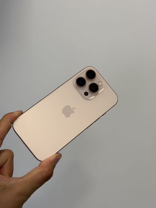 Перфектен iPhone 16 PRO