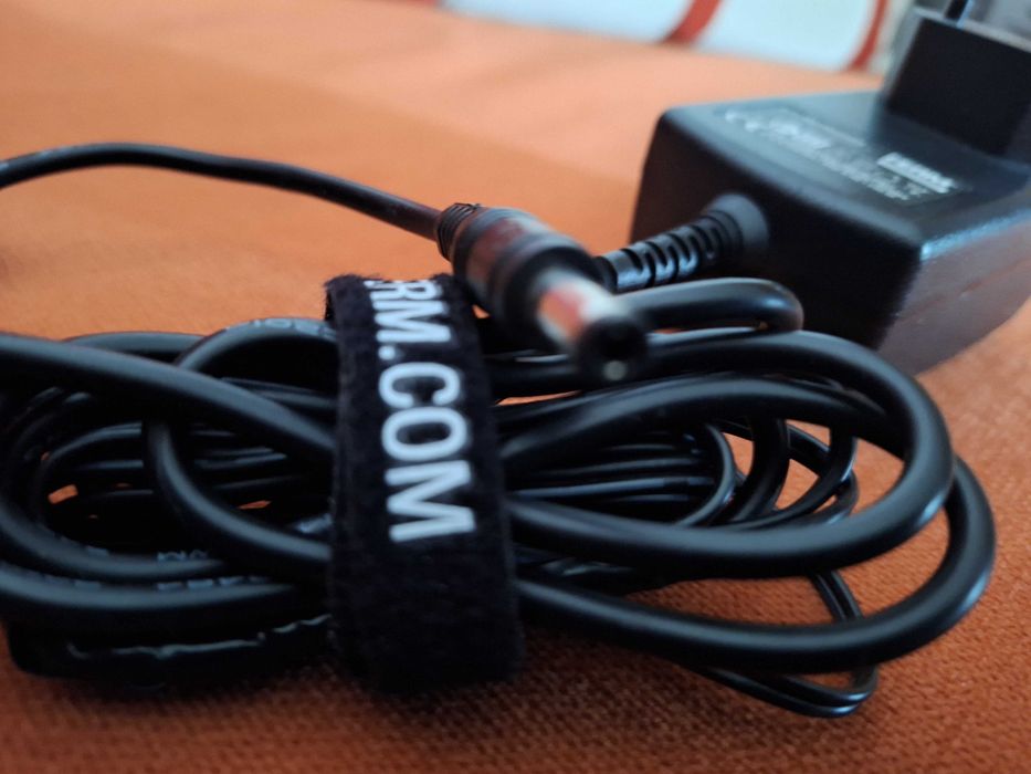 FERM incarcator acumulatori 20V, 4A sau 2A model CDA1169