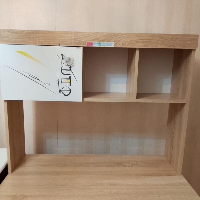 Продается компьютерный стол, и раскладной стол