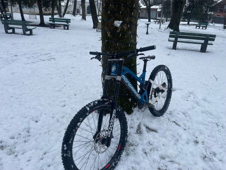 Bicicleta de downhill mondraker summum 2020