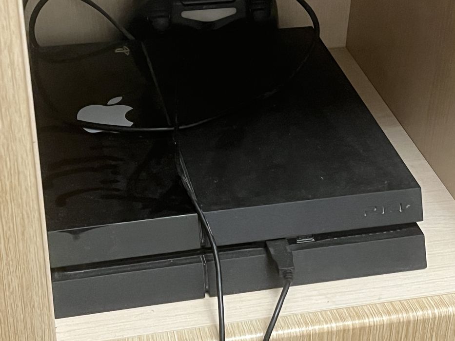 ps4 черная продаю