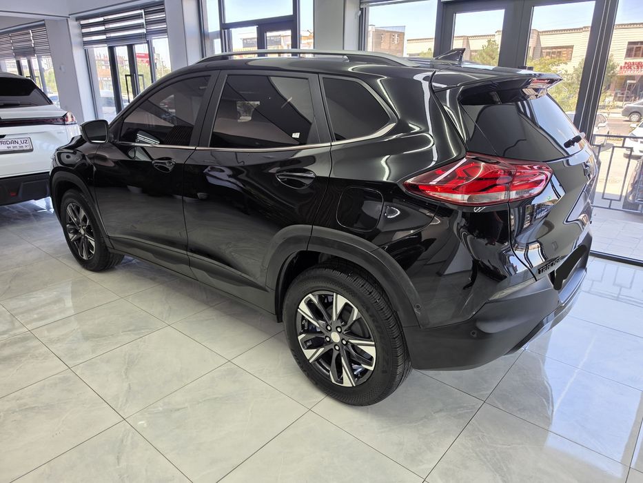 Tracker 2025 premier propan