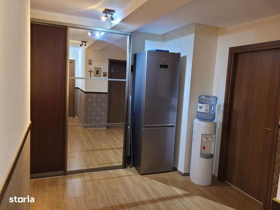 apartament 3 camere de inchiriat metrou Pacii - Preciziei - bloc nou