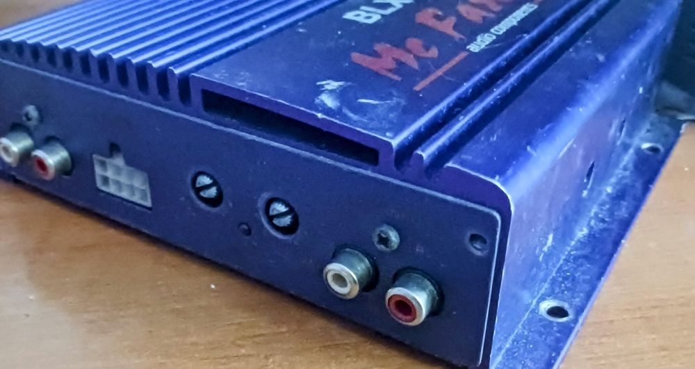 amplificator. stare buna. montaj optional pe loc.