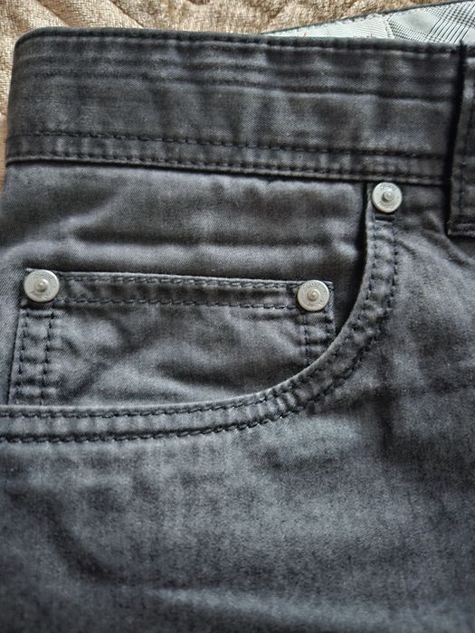 Продам оригинальные джинсы Brioni