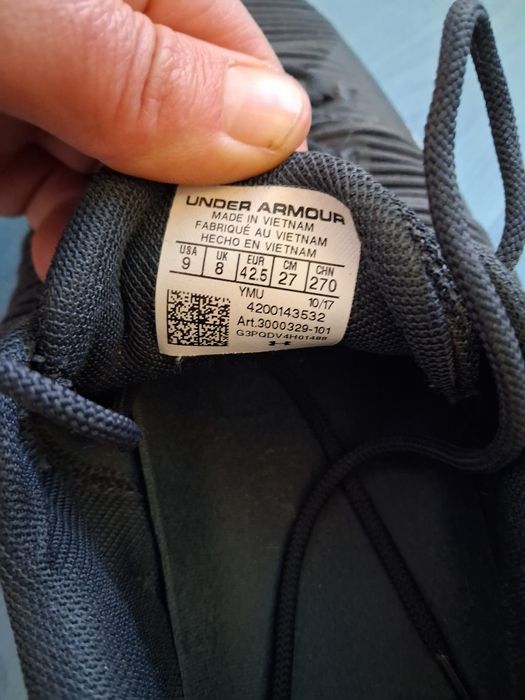 Under Armour маратонки 42