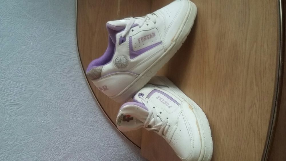 Продам кроссовки 35 размер