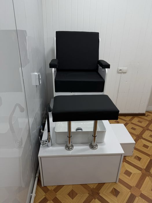 Педикюрный стол
