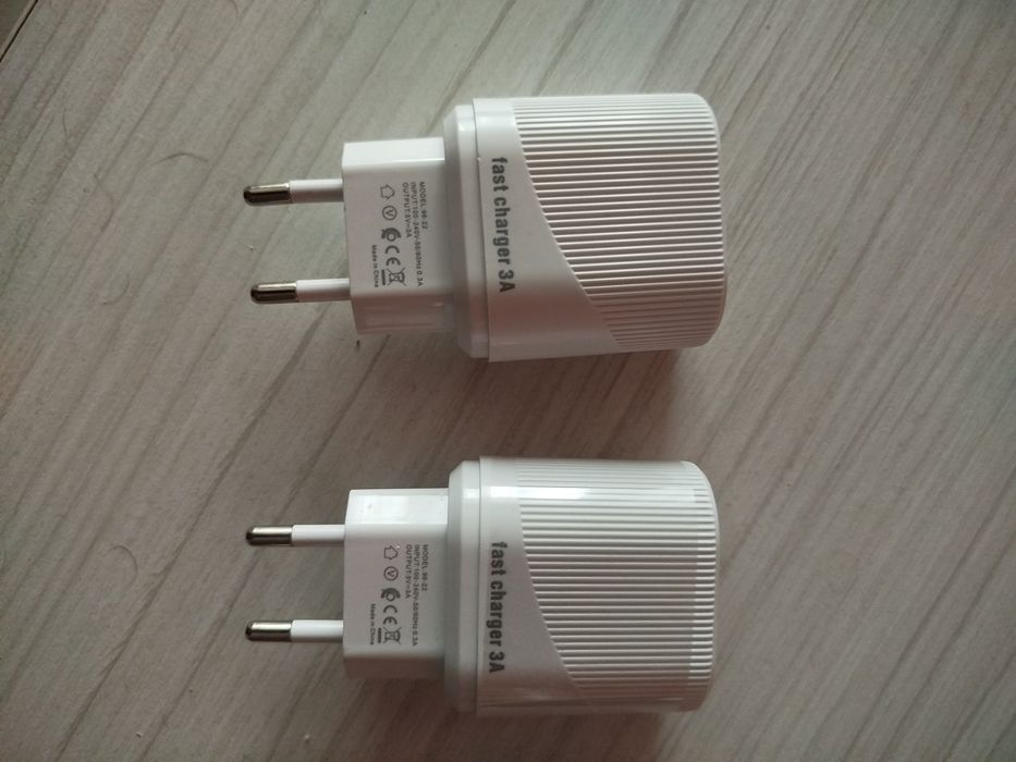 Încărcător telefon dual Usb nou