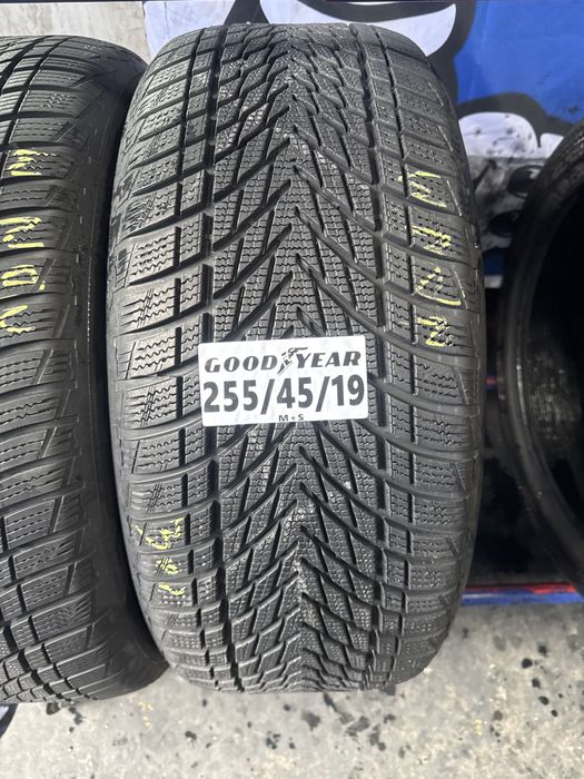 255/45/19 Good Year M+S
