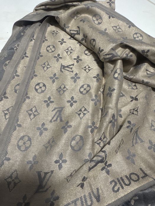 Esarfa nou Louis Vuitton