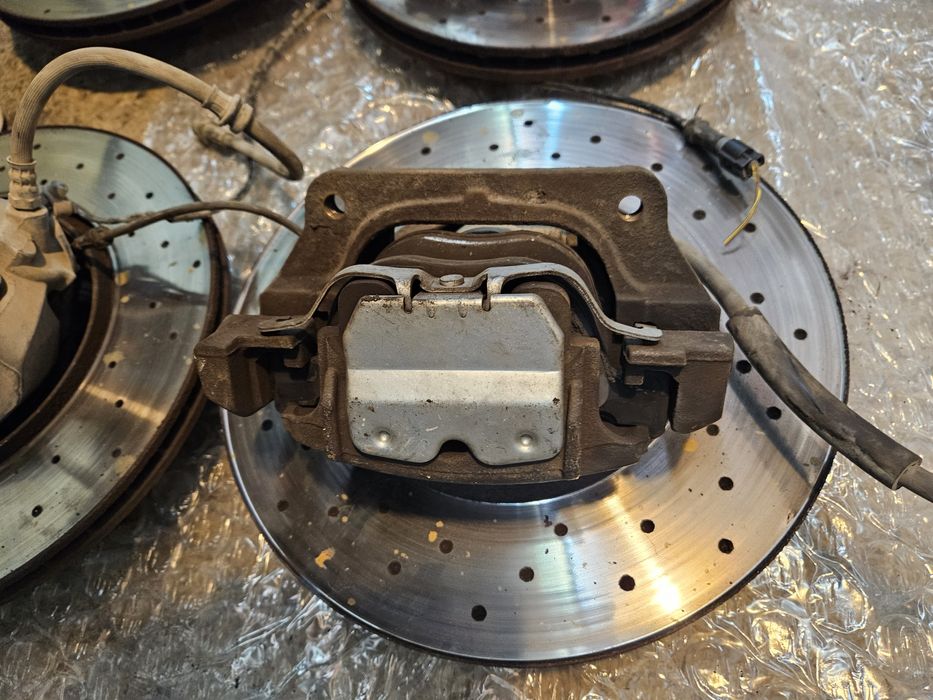 Спирачни дискове и апарати за BMW E70 3.5D