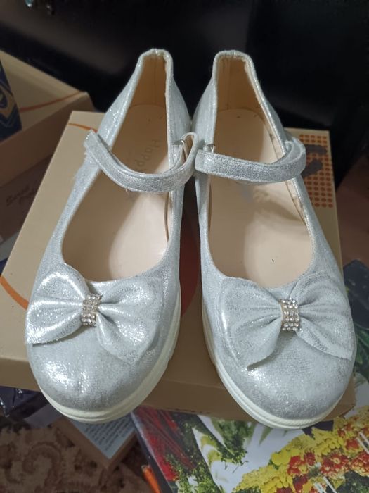 Туфли на девочку красивые