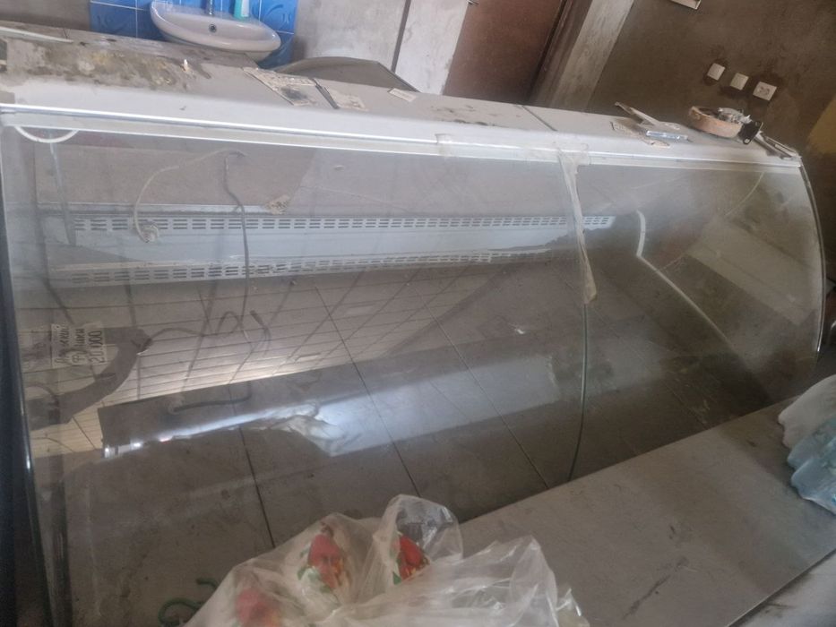 Ветрина холодилник