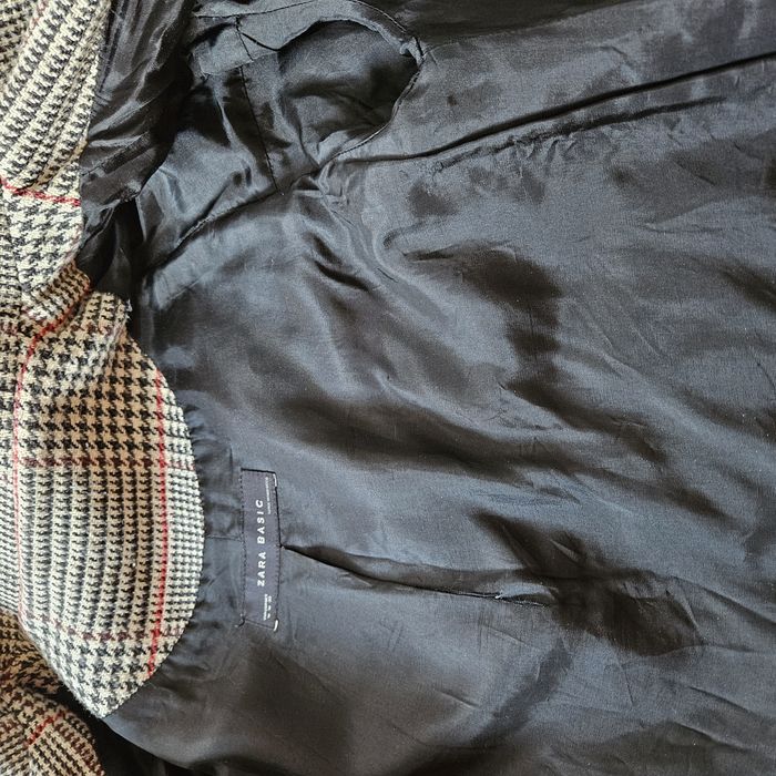 Палтенце със средна дължина на ръкава.