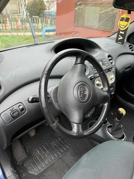 Toyota Yaris 1.0 бензин НА ЧАСТИ