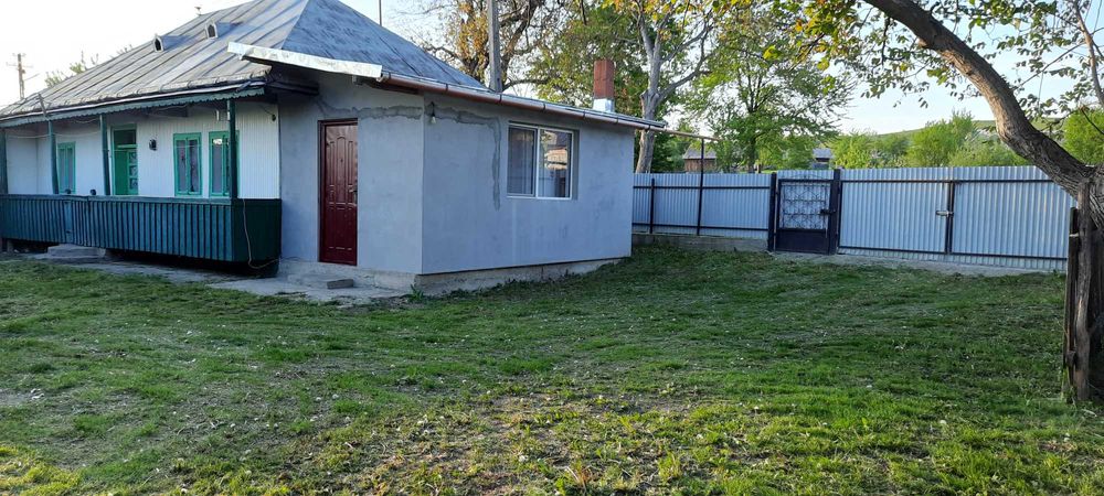 Vând casă + teren, sat Dănila, comuna Dărmănești