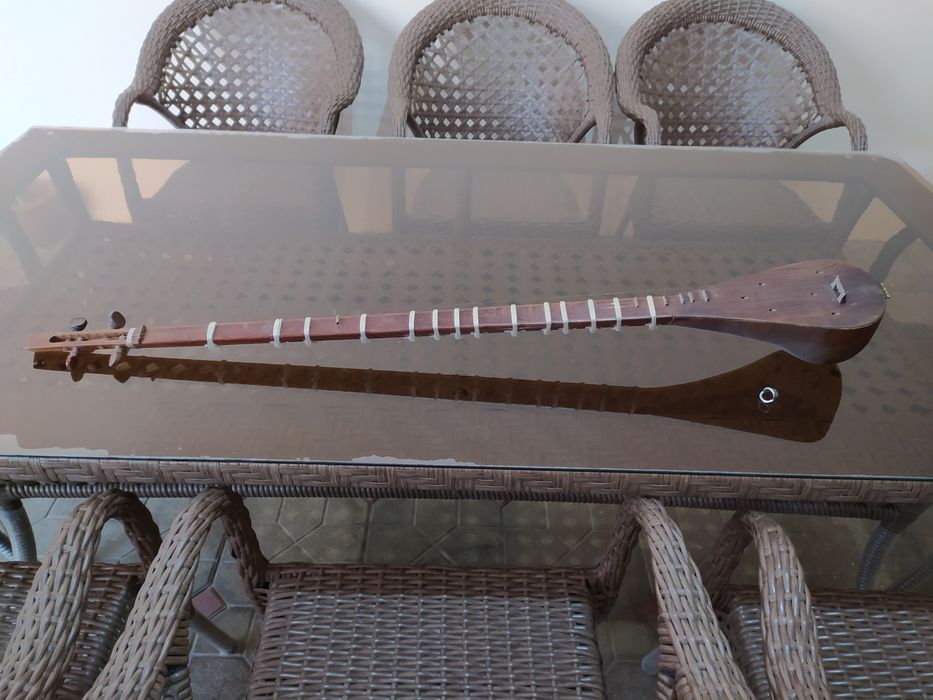 Продаётся старый танбур