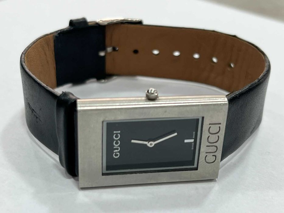 Продава се оригинален часовник GUCCI