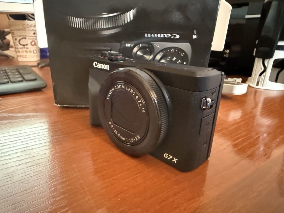 Canon G7X Mark III