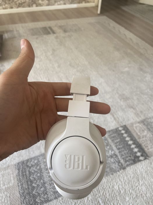 Продается наушники оригинал JBL Tune 720Вт