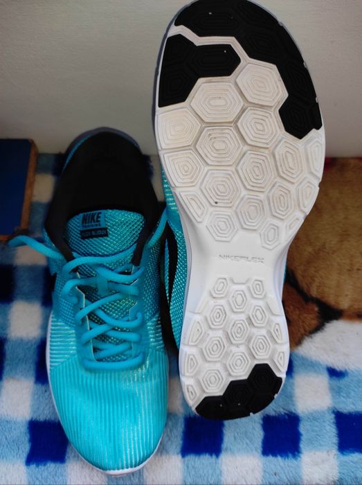 Adidași Nike, mărime 40