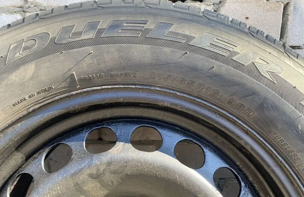 Продам летние шины 215/65/16