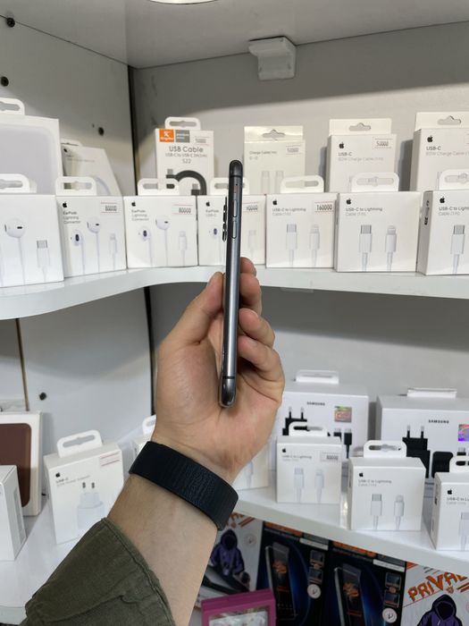 iPhone11  64 gb